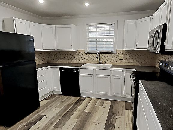 3rd image of 405 Stubblefield Ln