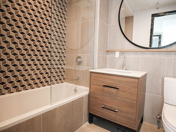 4th image of 82 Jefferson St #0D1