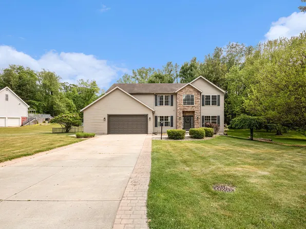 4844 Ontario Dr, Buchanan, MI 49107