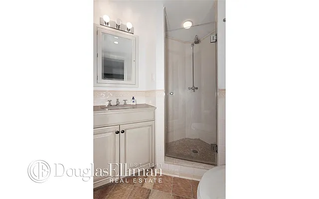 Rented by Douglas Elliman | media 8