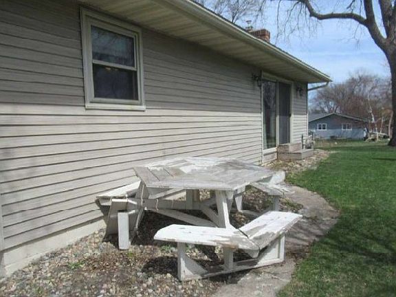 4th image of 521 6th St E