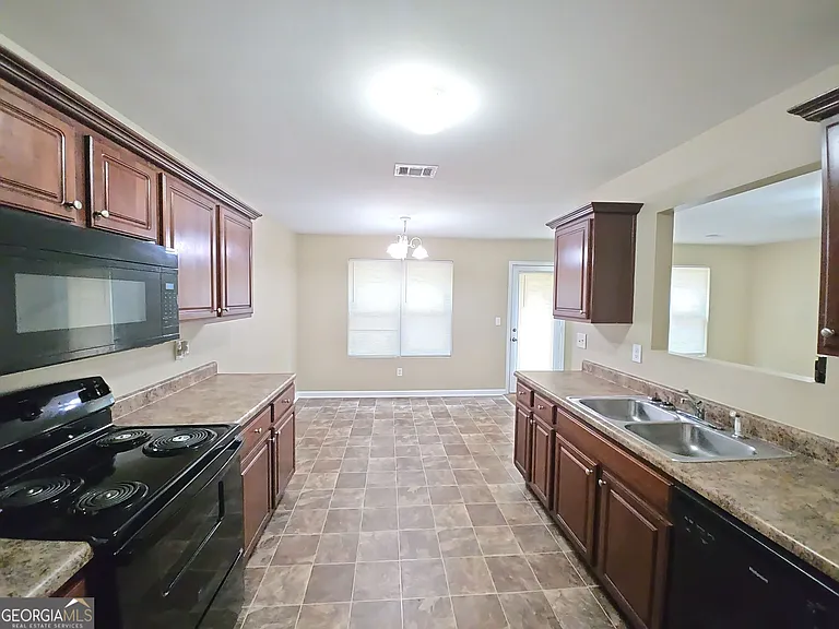 1098 McConaughy Ct — Photo 6