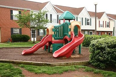 3rd image of 10120 Woodbury Dr