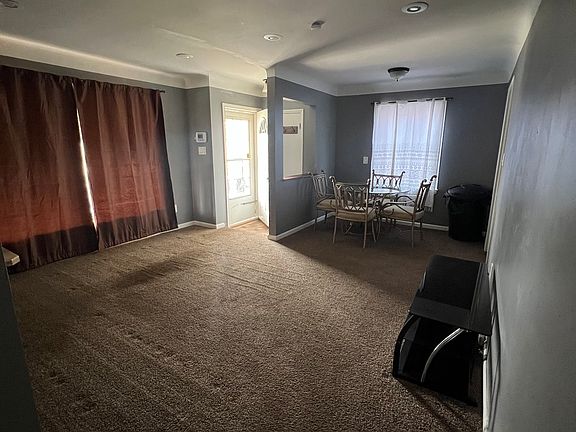 5th image of 14240 Lincoln Ave