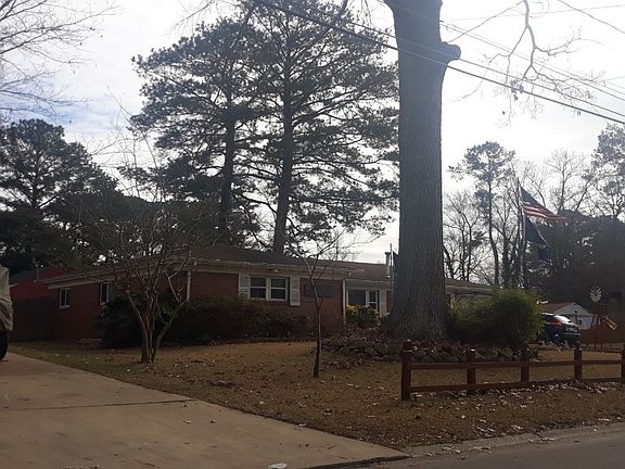 3rd image of 450 Barcelona Ln