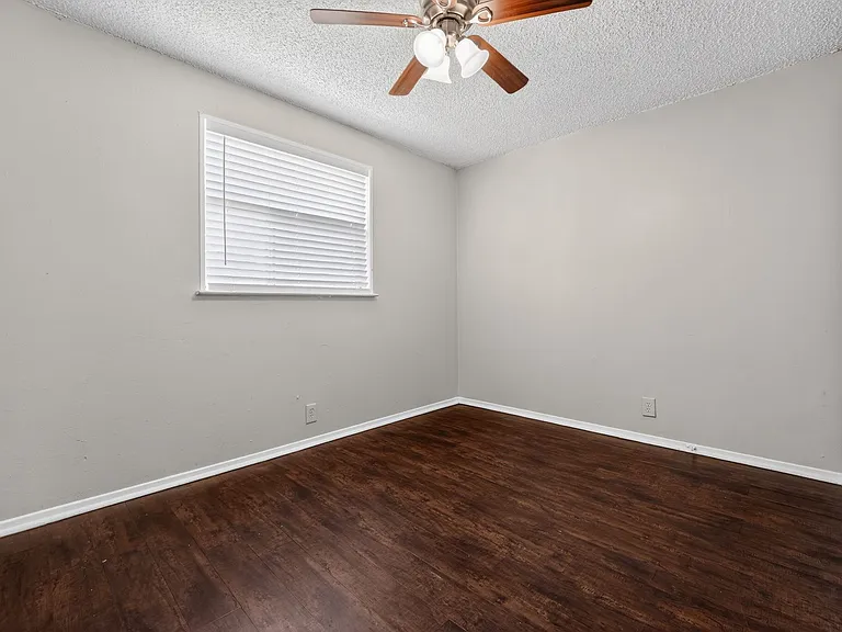 20600 Bonanza St #3 — Photo 16