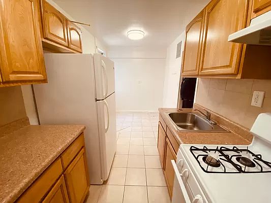 3rd image of 120-05 Hillside Ave #33E