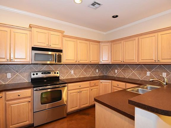 4th image of 1836 Cedar Creek Ct
