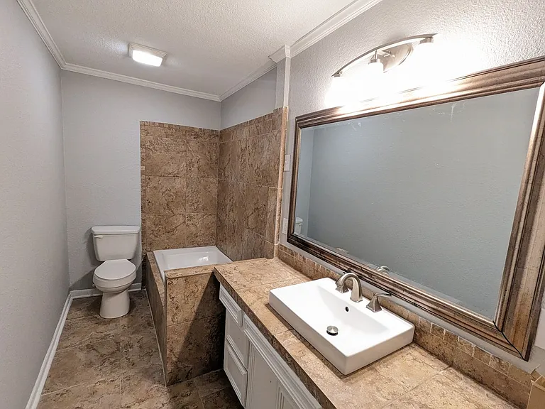 1123 Kimberly Dr — Photo 5