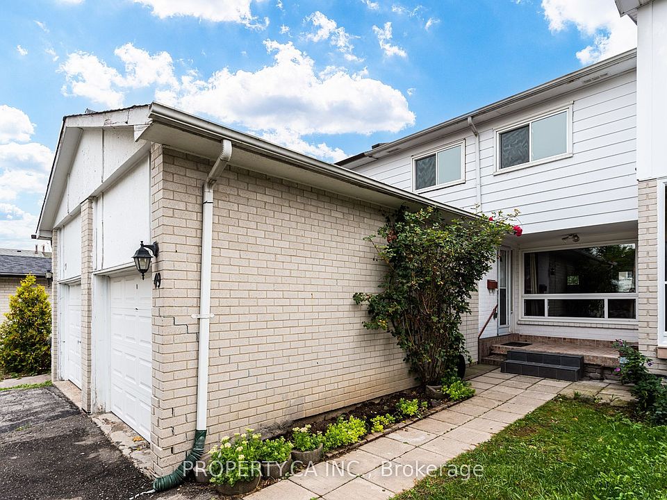 1st image of 49 Whiteleas Ave