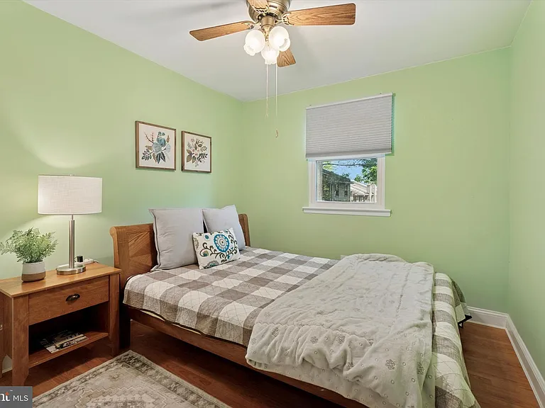 205 Woodside Cir — Photo 16