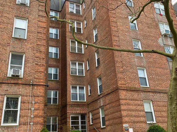 2552 East 7th Street image 1 of 15