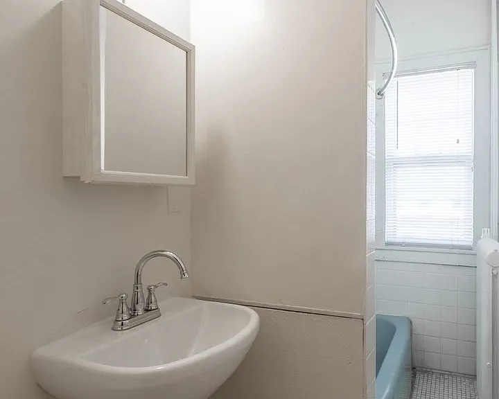 1325 West 27th St — Photo 19