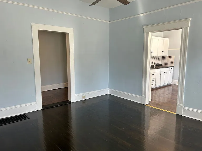823 Parkwood Ave — Photo 4