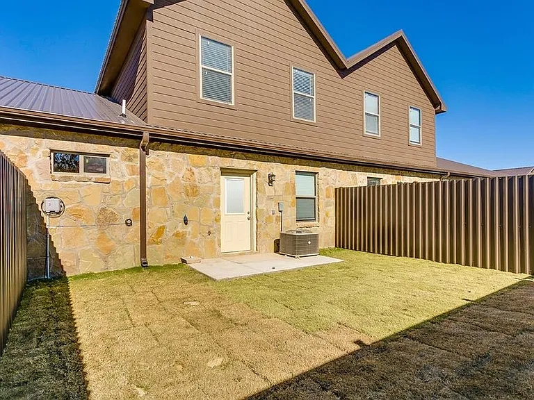 120 Ridgmar Dr #111 — Photo 2