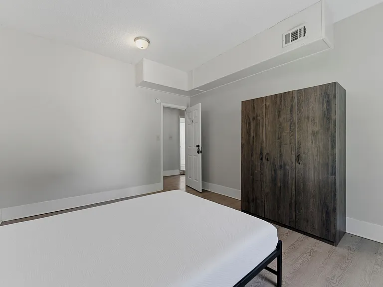 Chads Cir — Photo 1
