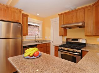 516 23rd Ave E #A, Seattle, WA 98112