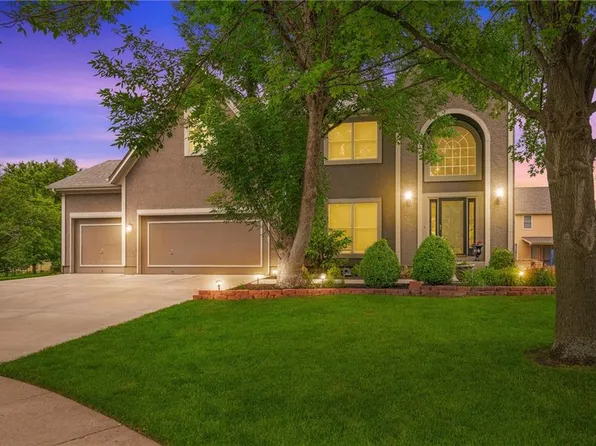 16263 Parkwood St, Olathe, KS 66062