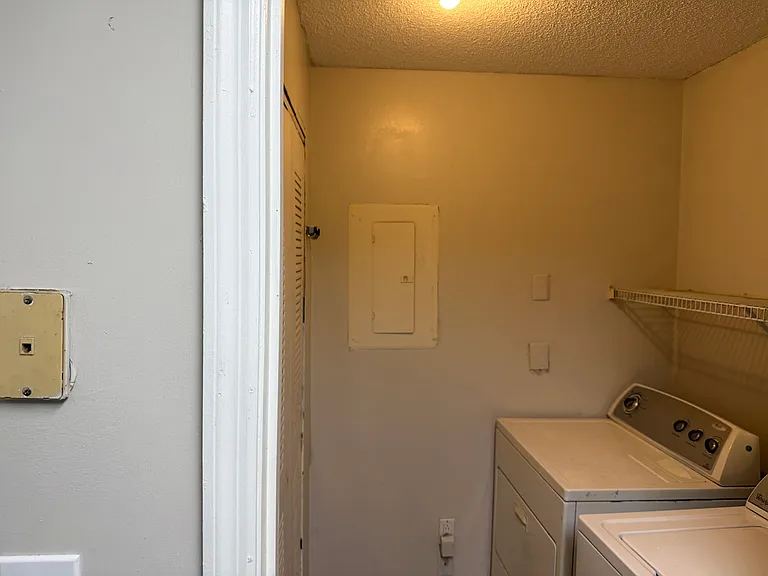 319 Granville Ct #319 — Photo 17