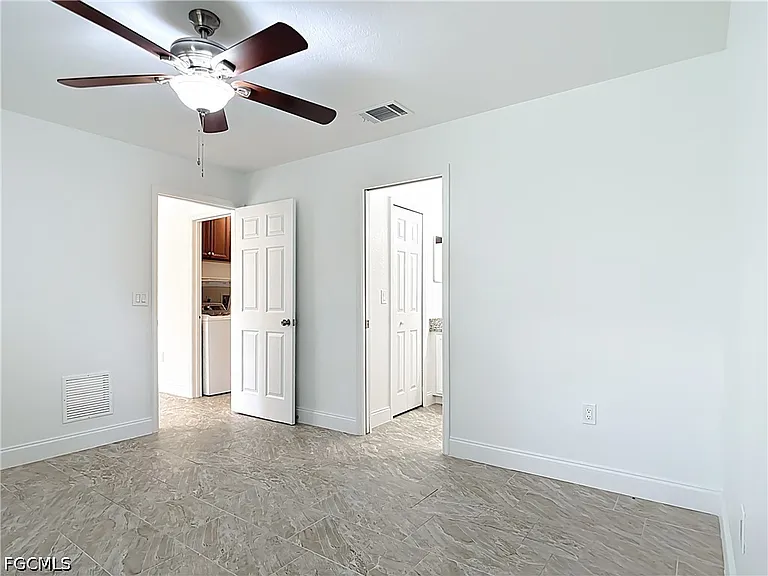 18522 Robinson Ave — Photo 26