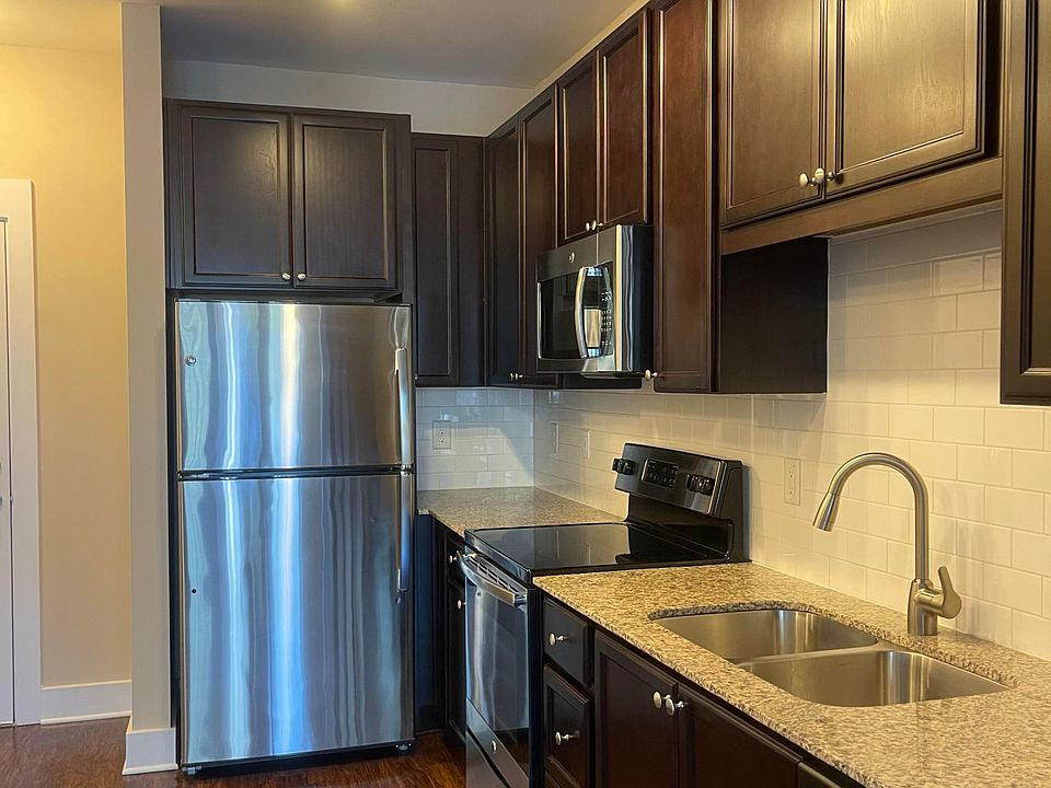 2nd image of 211 Spring Falls Dr #211