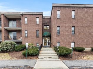 11 Riverside Ave APT 111, Danvers, MA 01923