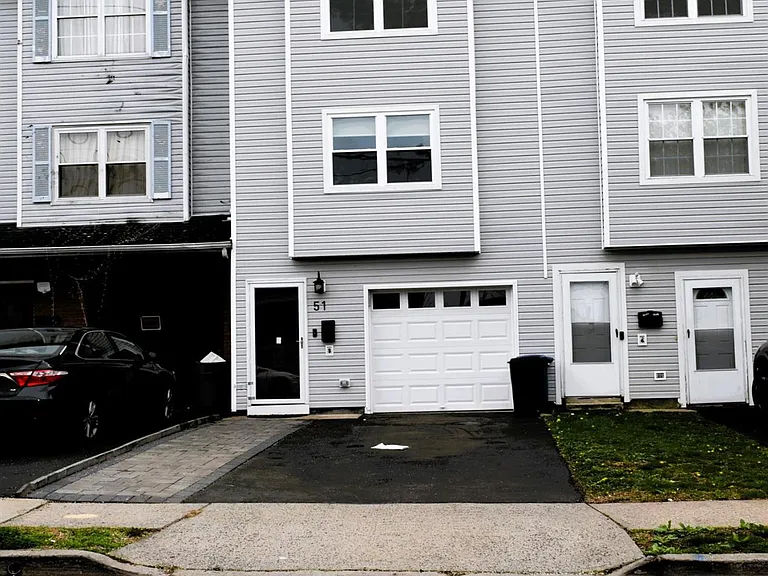 51 Larch St — Photo 2