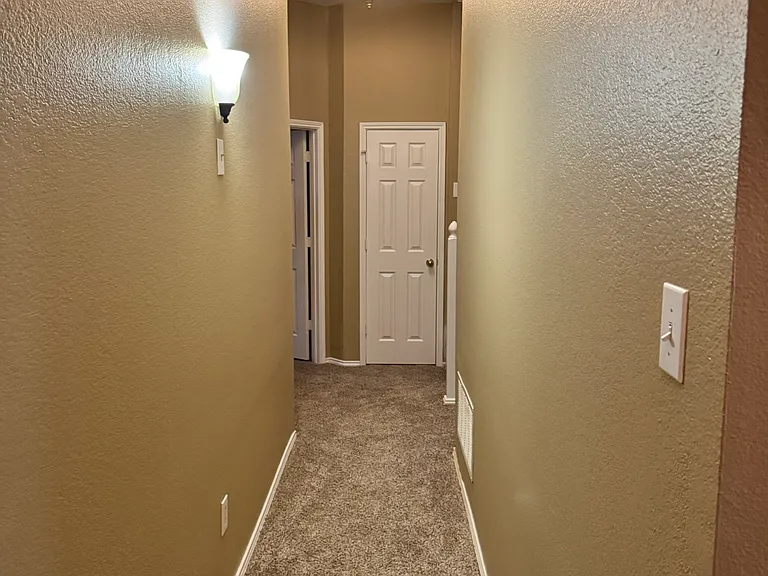 304 Patricia Ln — Photo 18