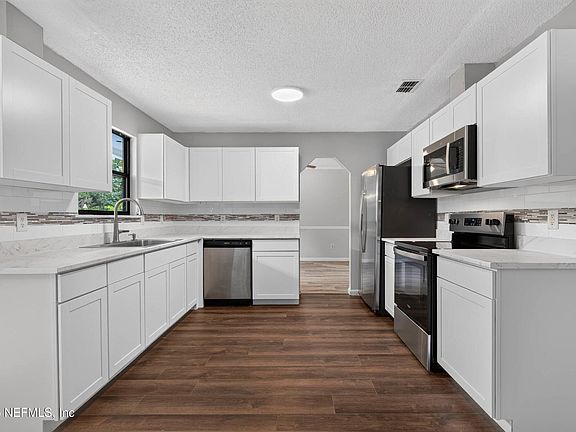 2nd image of 11561 ST JOSEPHS Road