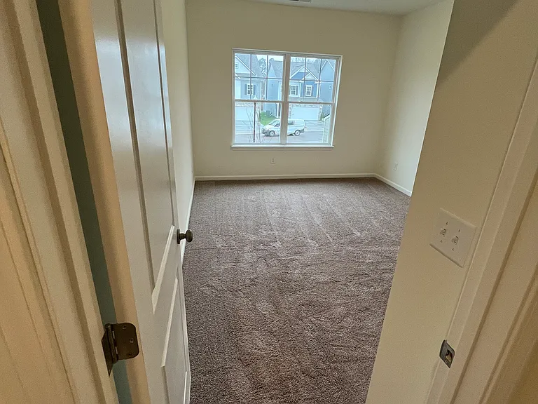233 Emmett Dr — Photo 11