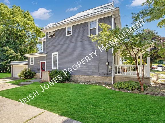 5th image of 172 Main St