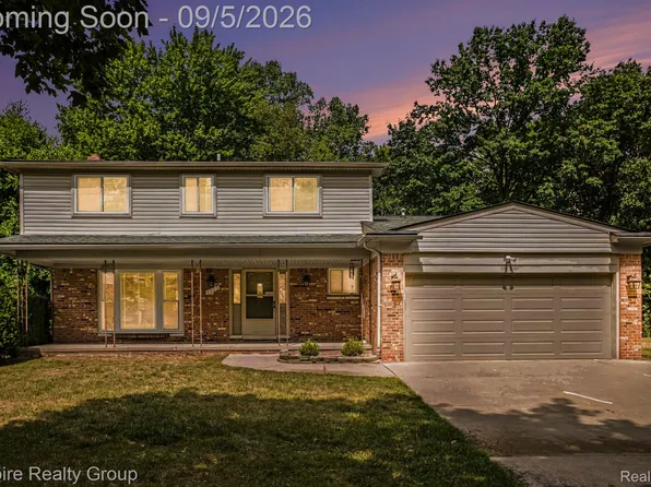 1373 Stonetree Dr, Troy, MI 48083