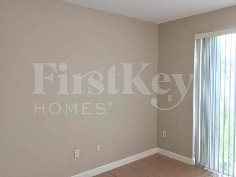 10773 SW 245th St — Photo 5