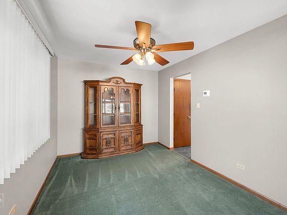 4th image of 3235 192nd St