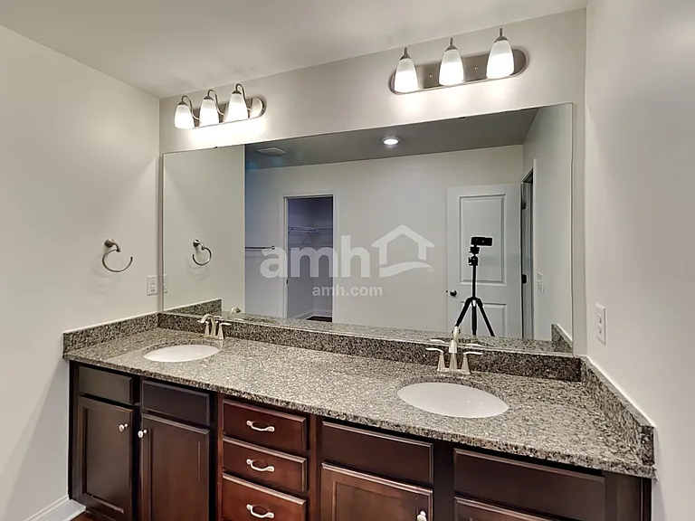 4905 Durant Ct — Photo 11
