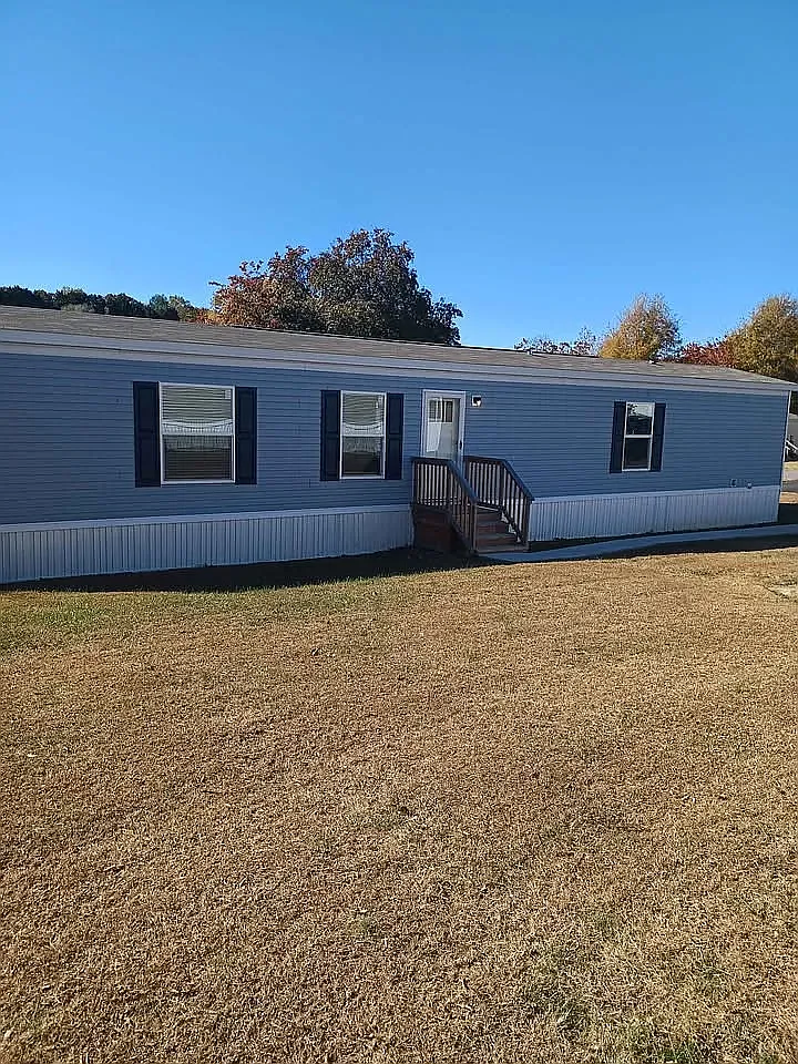 3 bed, $1,500 — Photo 2