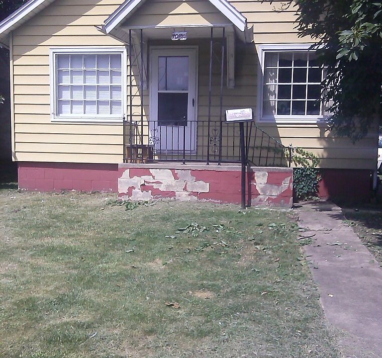 1st image of 1089 E South St