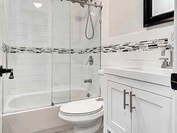 3rd image of 2044 Pacific St APT 2