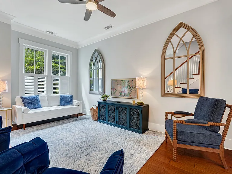 716 Tattnall St — Photo 1