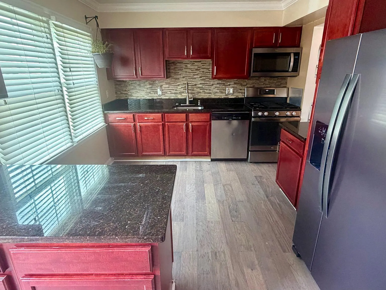 3 bed, 2.5 bath, 1850 sqft, $2,800 — Photo 3
