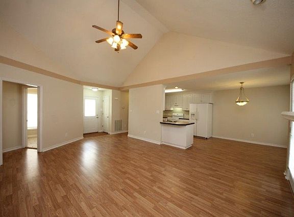 3rd image of 101 Wagon Cir