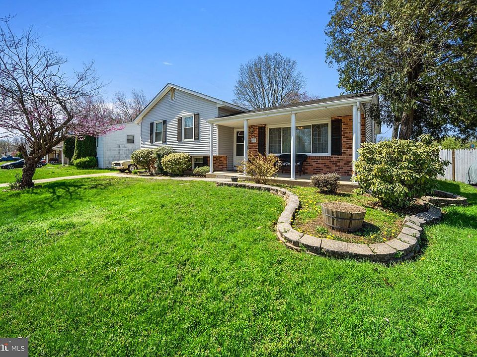 1st image of 272 Oakfield Dr