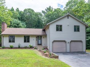 21 Club House Dr, Pocasset, MA 02559