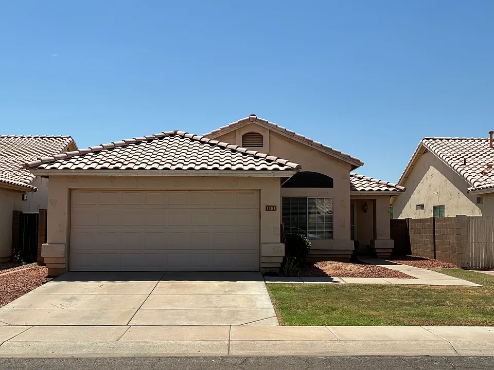 1181 W Gary Ct