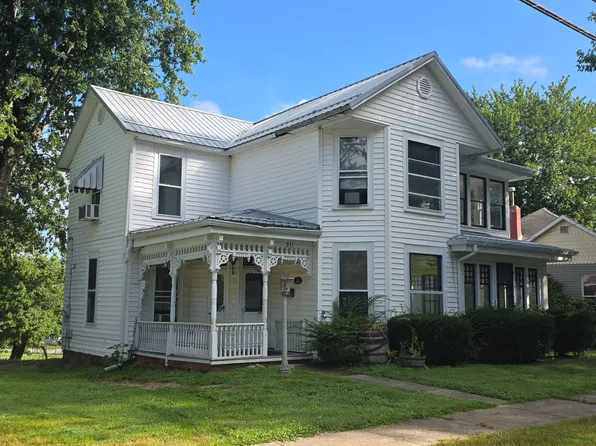 511 E Main St, Oak Hill, OH 45656