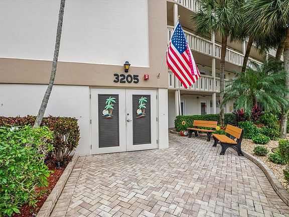 2nd image of 3205 Portofino Pt #F3