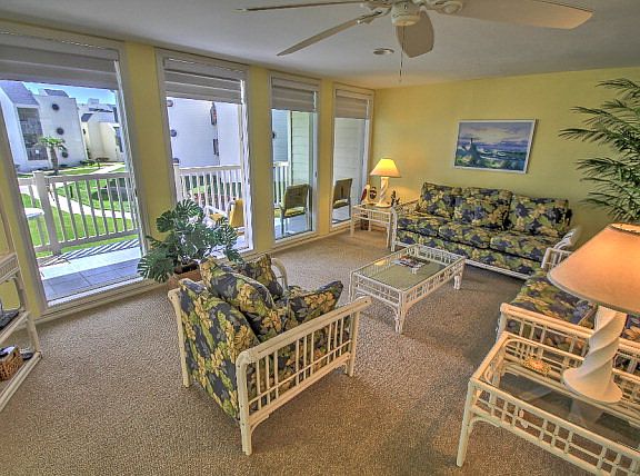 3rd image of 6300 Padre Blvd #557