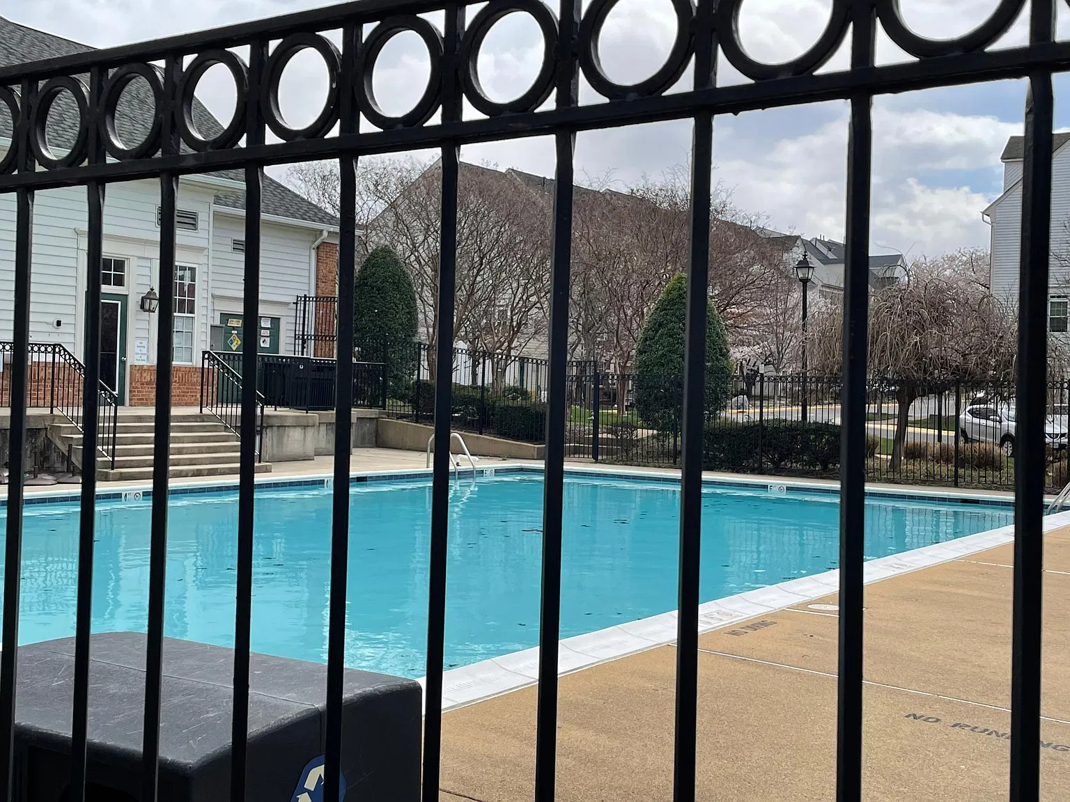 3 bed, 3.5 bath, 1892 sqft, $3,400 — Photo 3