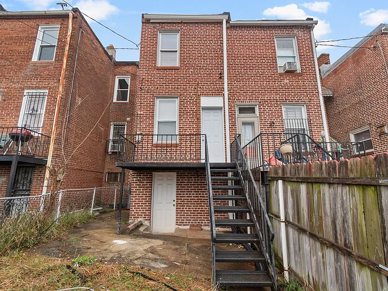 2867 Mayfield Ave — Photo 22