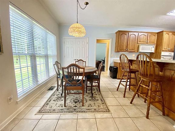 5th image of 113 Rolling Oaks Dr